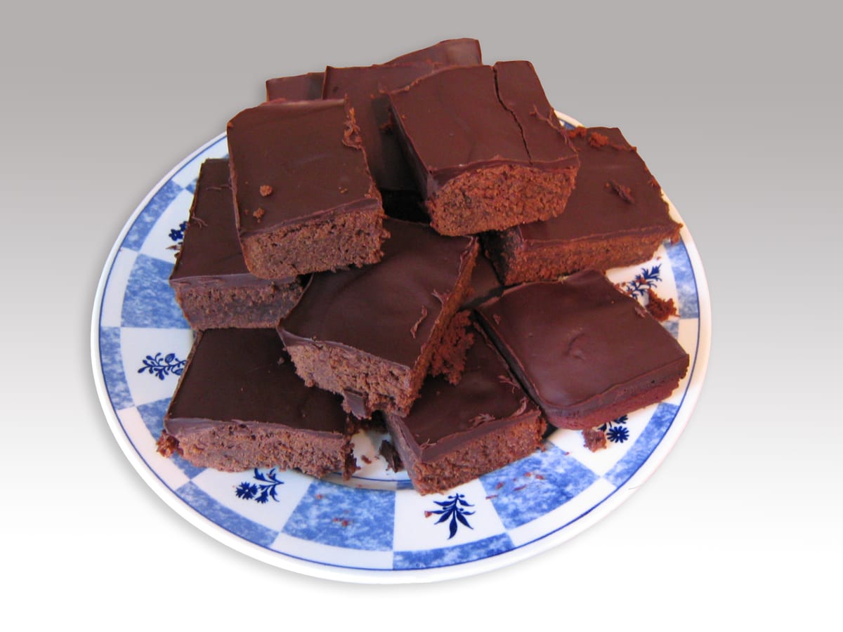 Sfeerbeeld: chocoladebrownies op een bord